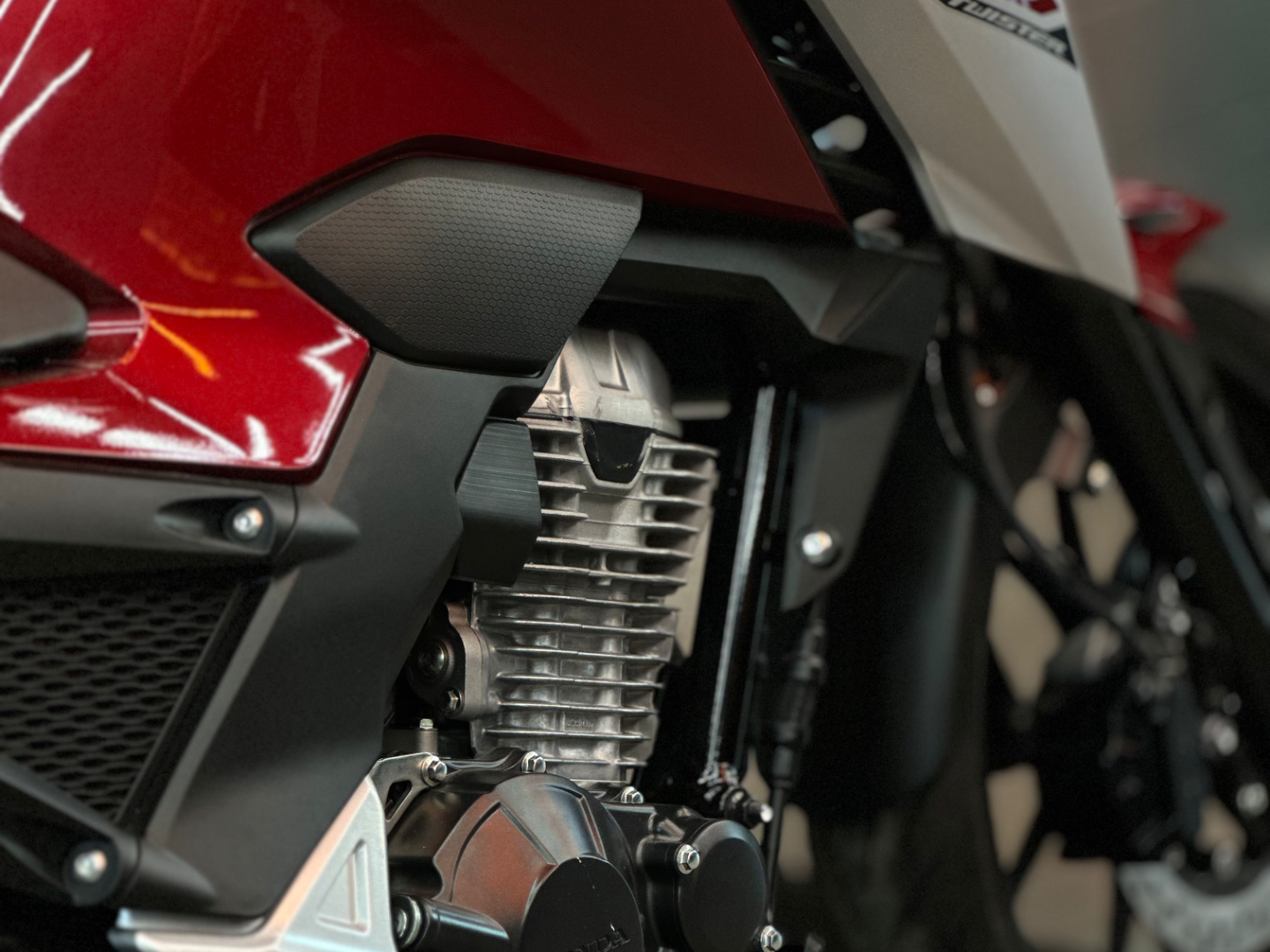 Honda CB Twister 300 2026 VERMELHA - foto 2