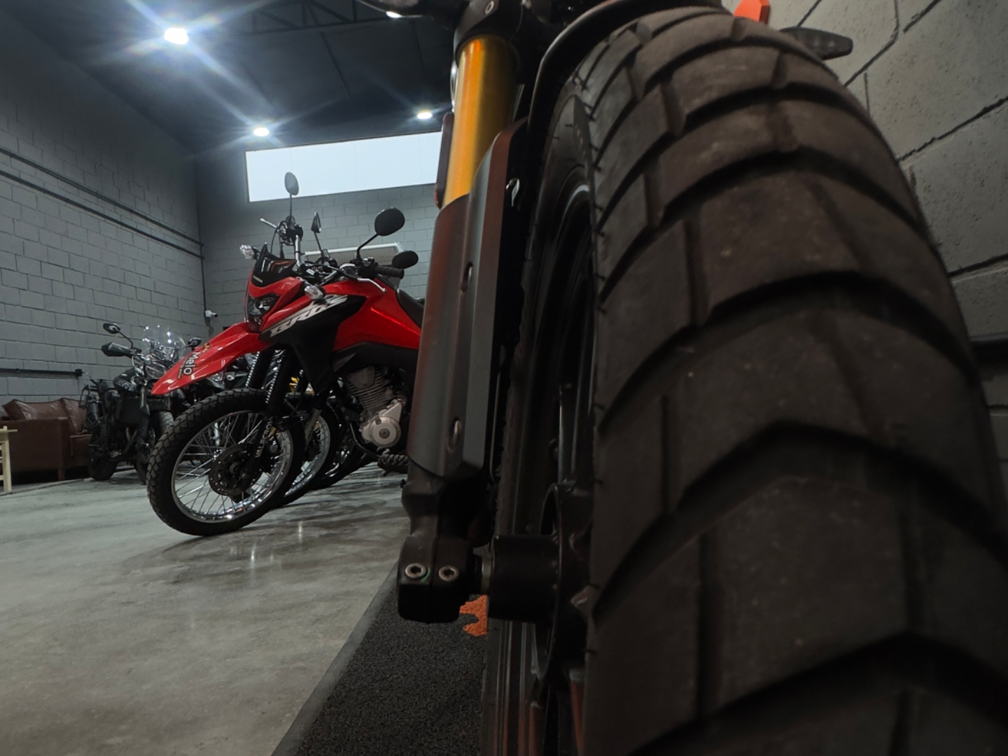 Triumph Scrambler 400X 2025 VERDE ESCURO - foto 4