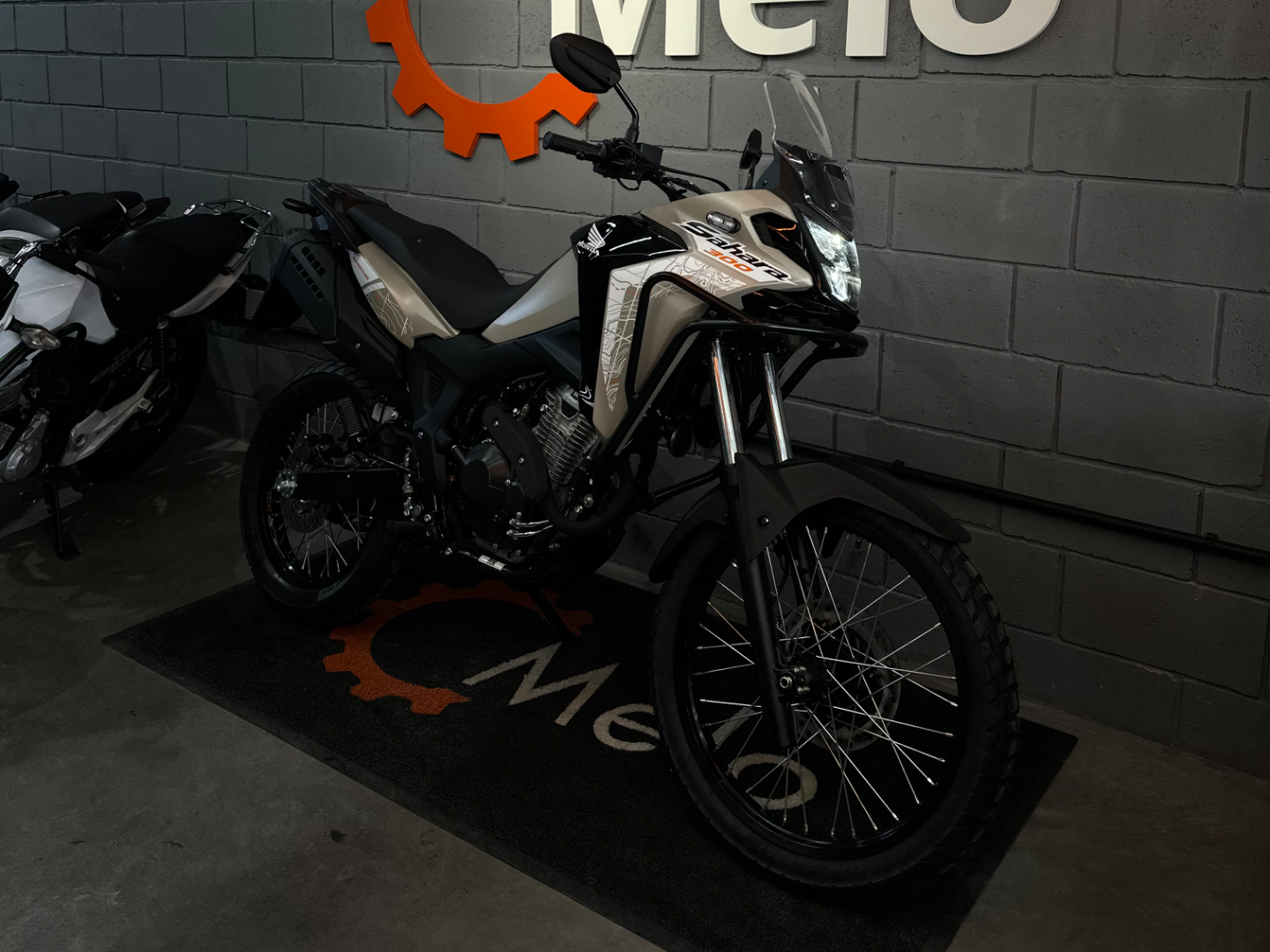 Sahara 300 Adventure 2026 bege - foto 7