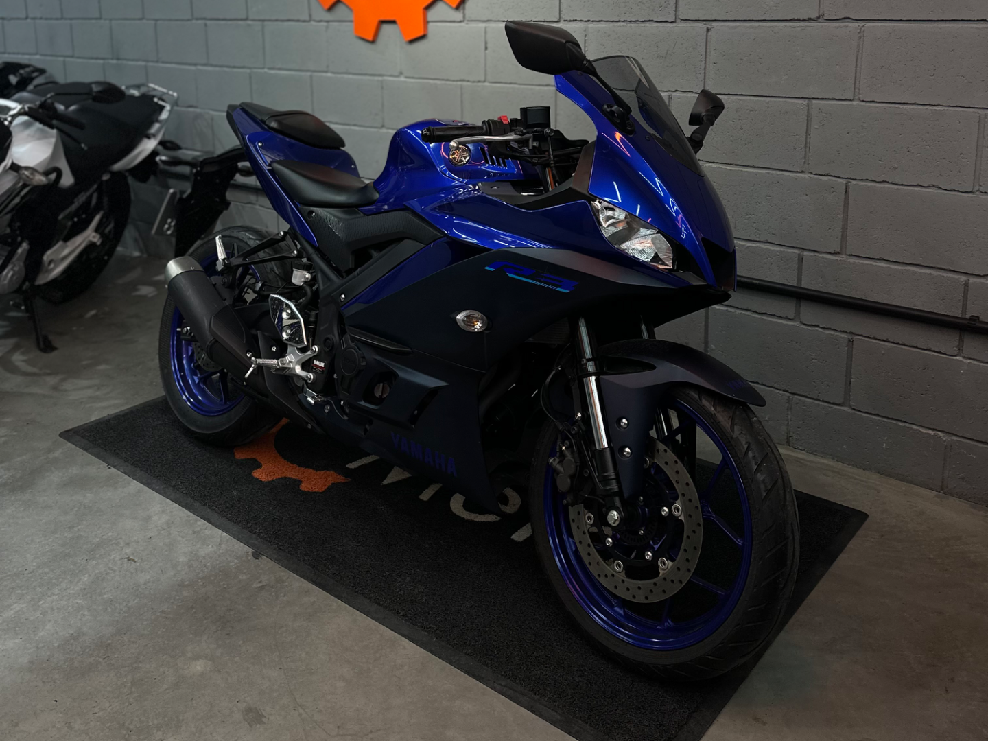 Yamaha R3 2023 AZUL - foto 2