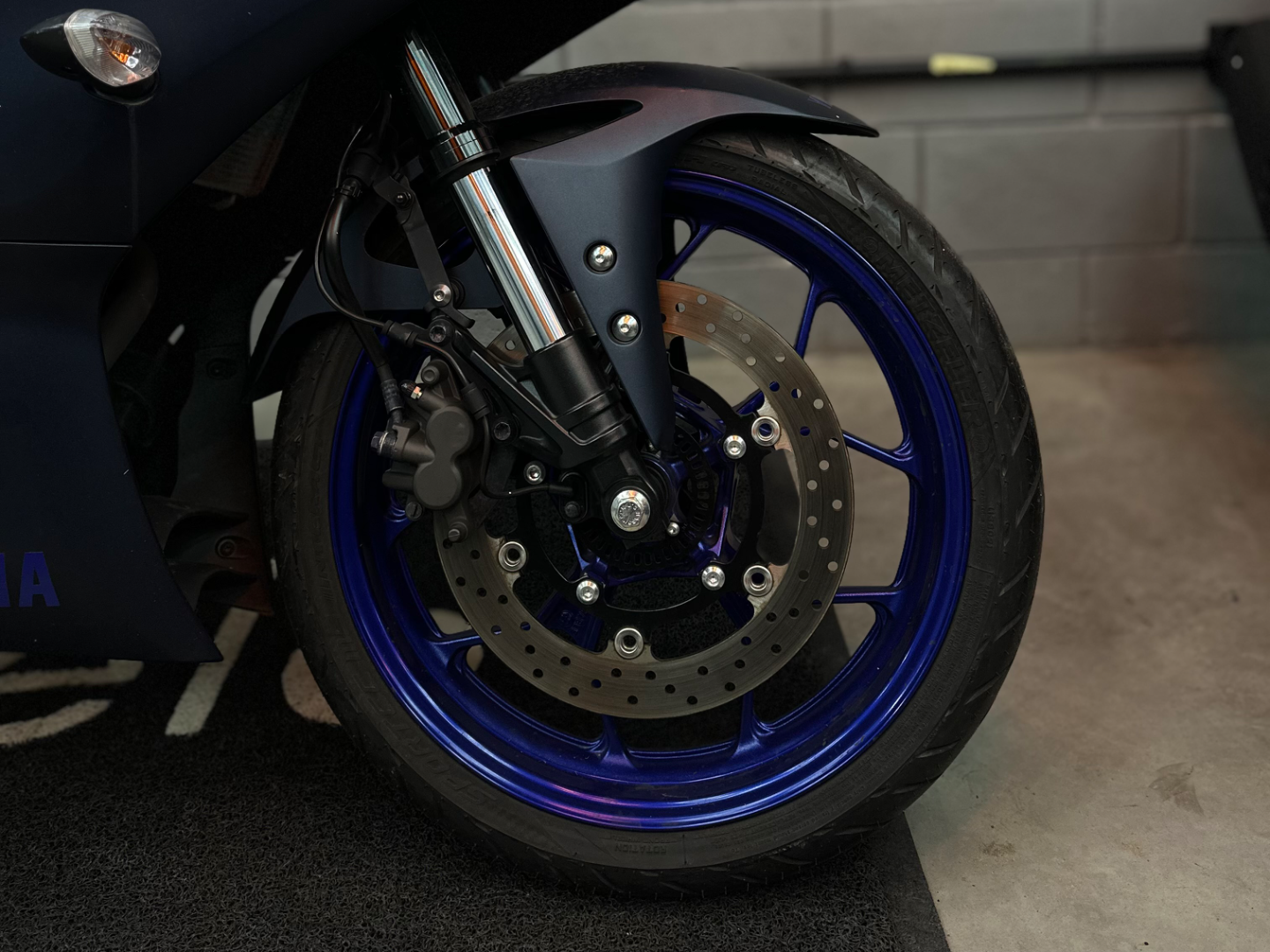 Yamaha R3 2023 AZUL - foto 4