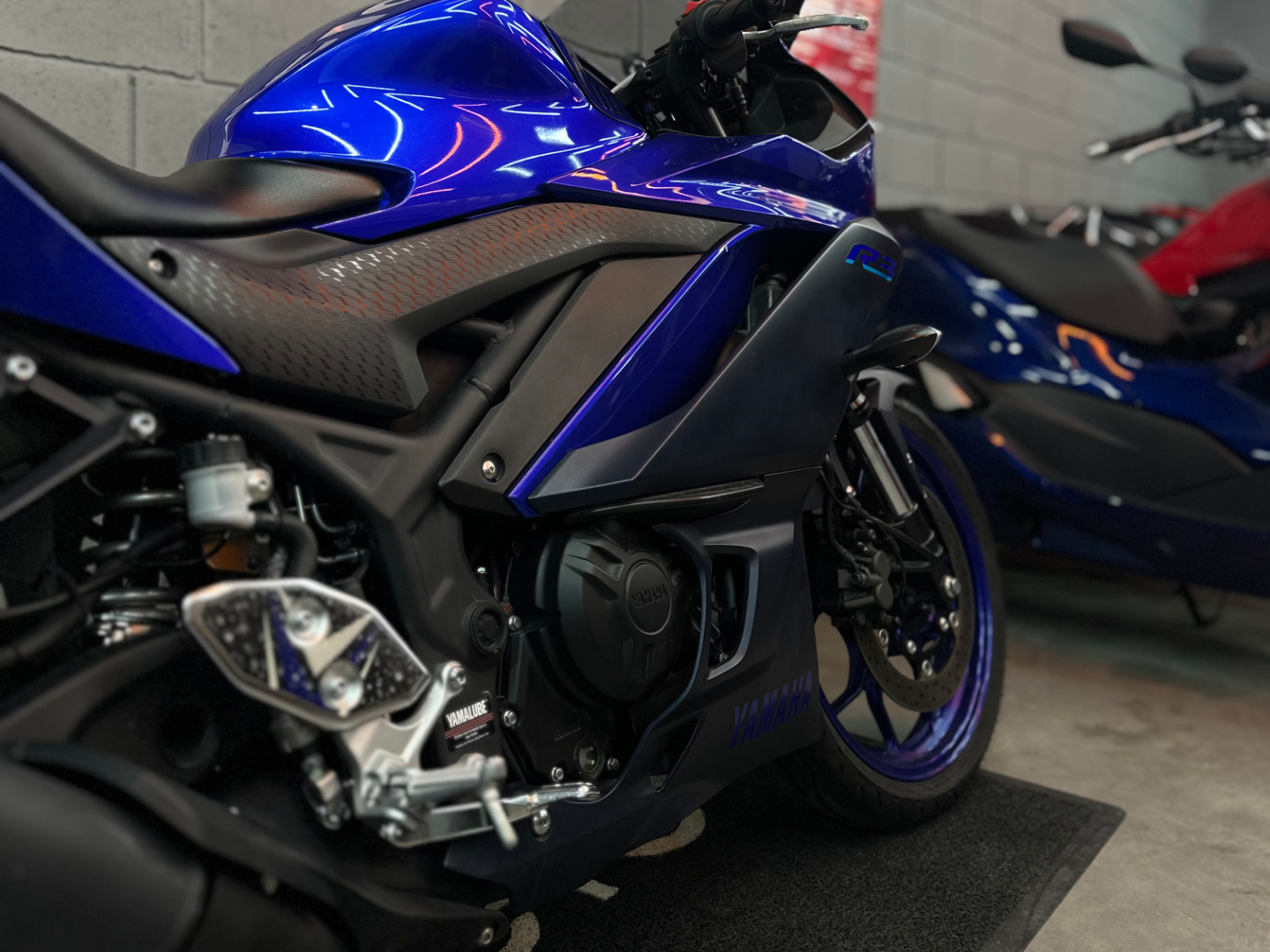 Yamaha R3 2023 AZUL - foto 7