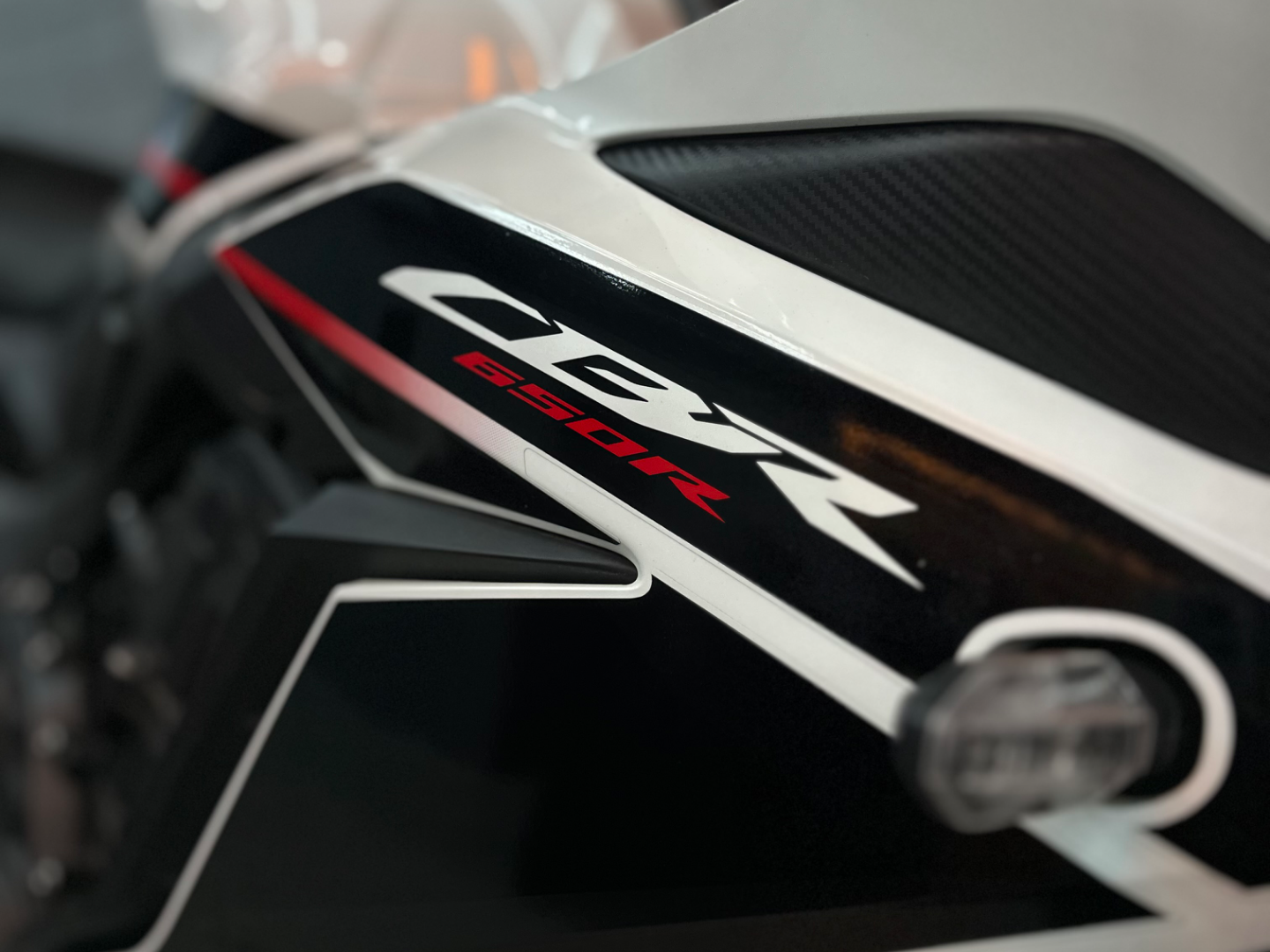CBR 650R 2024 BRANCA - foto 2
